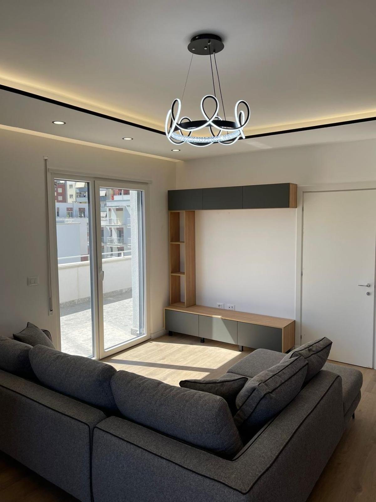 Apartament For Rent Near Airport Unaza E Re *