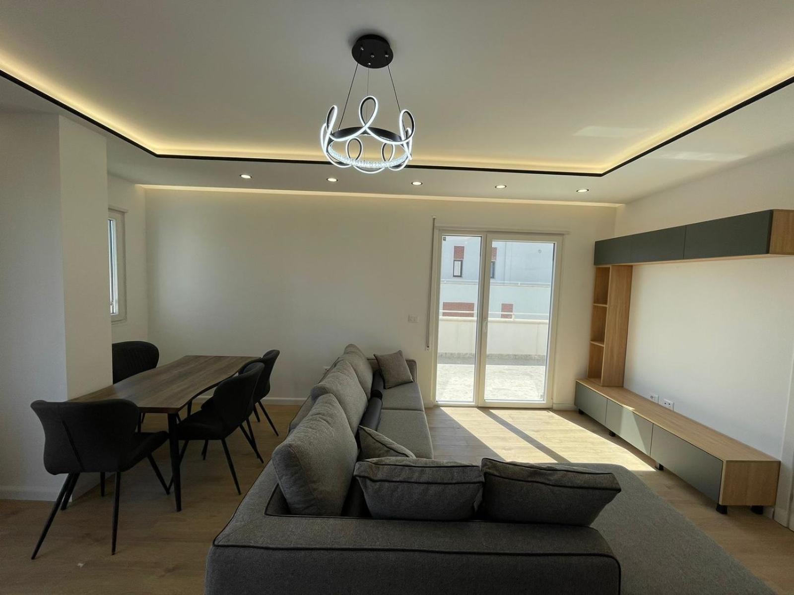 For Rent Near Airport Unaza E Re Apartament *